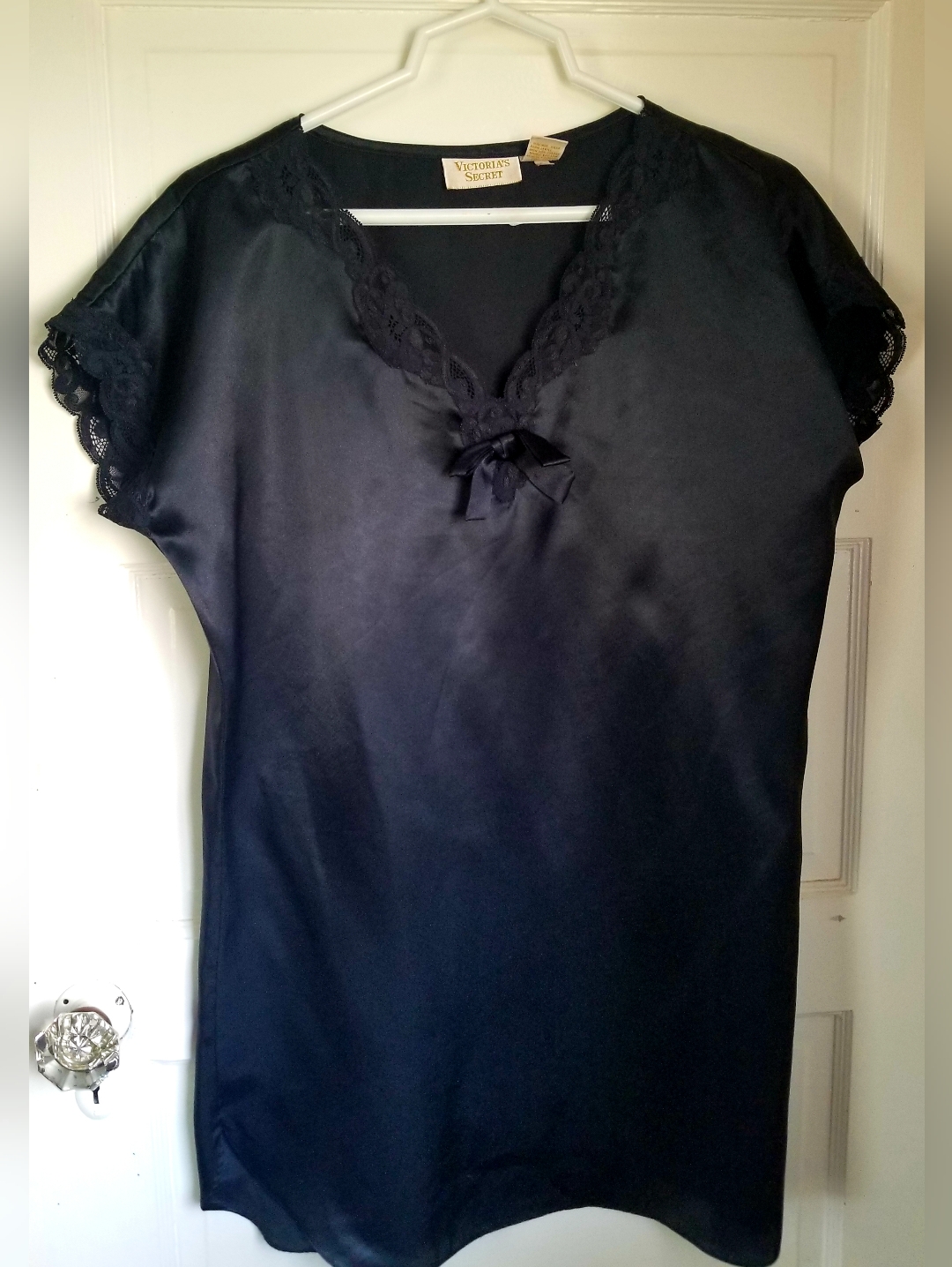 Vtg Victoria's Secret Gold Label Black Satin Sleep Chemise With Lace Trim & Bow